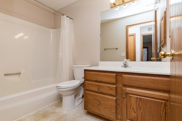 full bathroom featuring shower / tub combo with curtain, vanity, and toilet