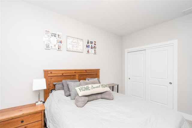 bedroom with a closet