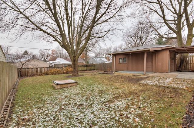 view of yard featuring a patio area