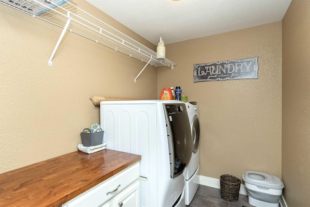 3513 Sunstone Ct SE, Altoona, IA 50009 - laundry room featuring independent washer and dryer and a textured wall