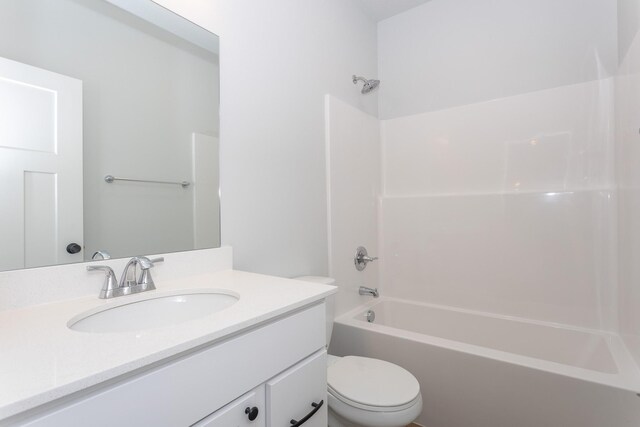 1060 Gray Ave, Waukee, IA 50263 - full bath with bathing tub / shower combination, toilet, and vanity