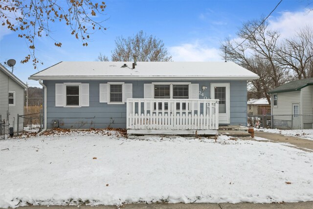 view of front facade with covered porch