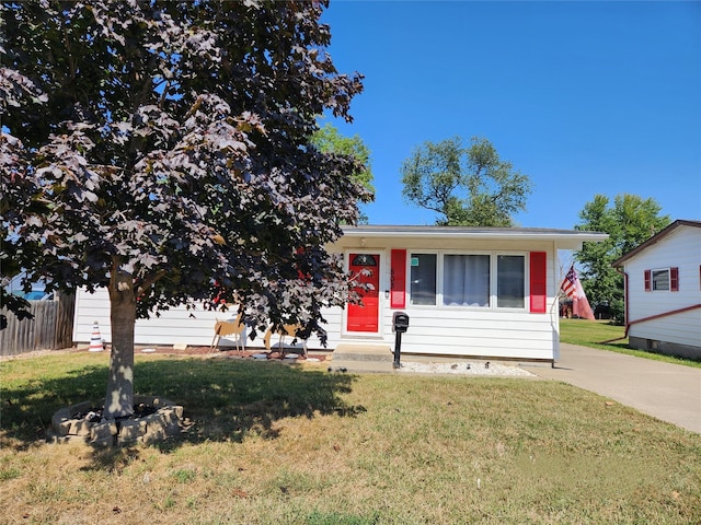 Listing photo 2 for 503 W S St, Marshalltown IA 50158