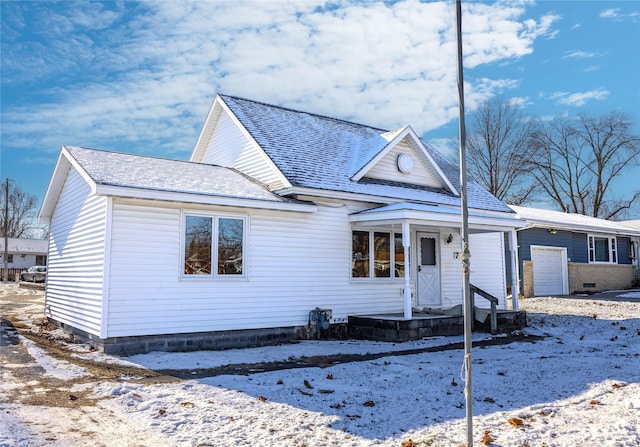 view of front facade with a garage