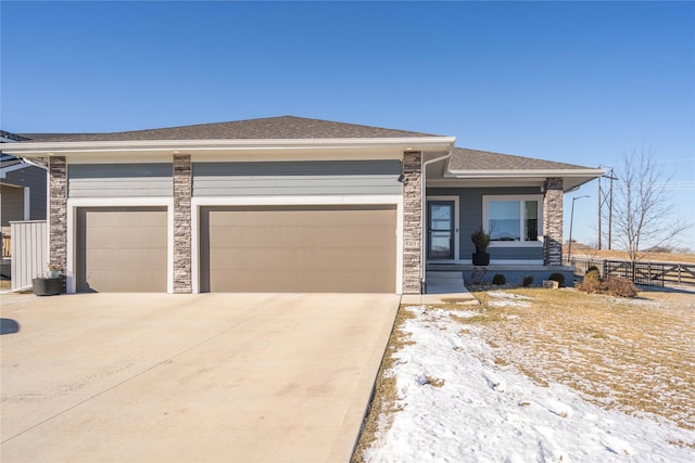 view of front facade featuring a garage