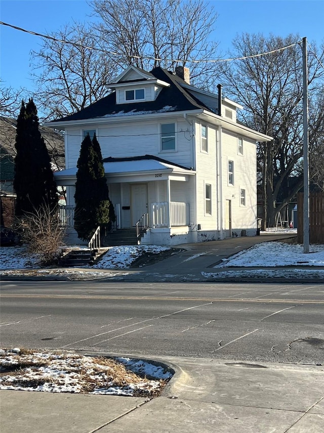 view of front facade