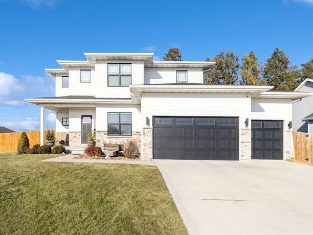 view of front of home featuring a front lawn