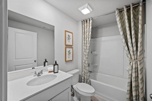bathroom with vanity, toilet, visible vents, and shower / tub combo with curtain