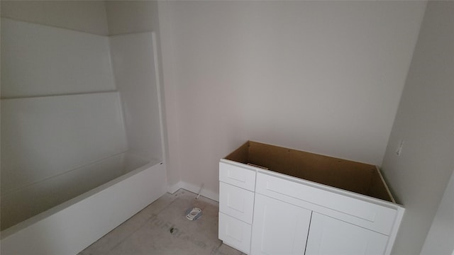 full bathroom featuring a tub