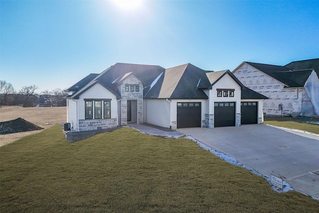 view of front of house with a front lawn