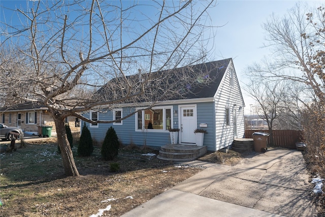 view of front of property