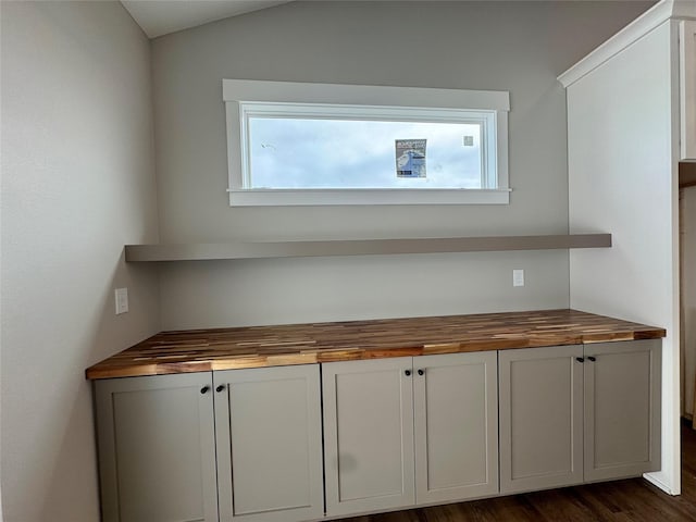 room details with hardwood / wood-style flooring