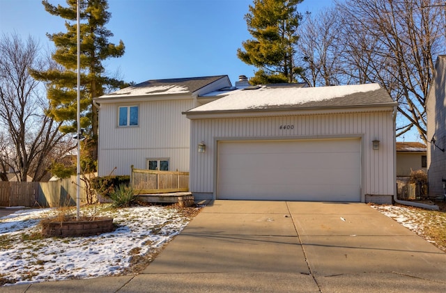 view of front facade featuring a garage