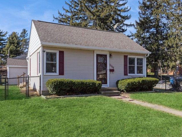 view of front of house with a front yard