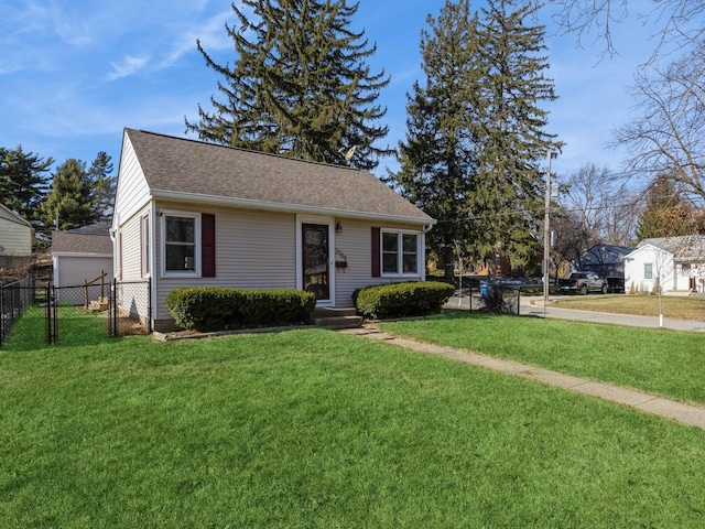 view of front of home featuring a front yard