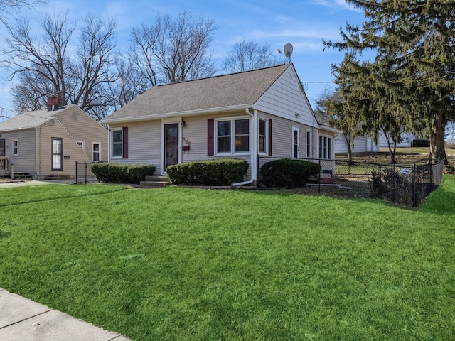 view of front of home featuring a front lawn