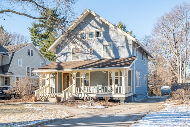 view of front of property featuring covered porch