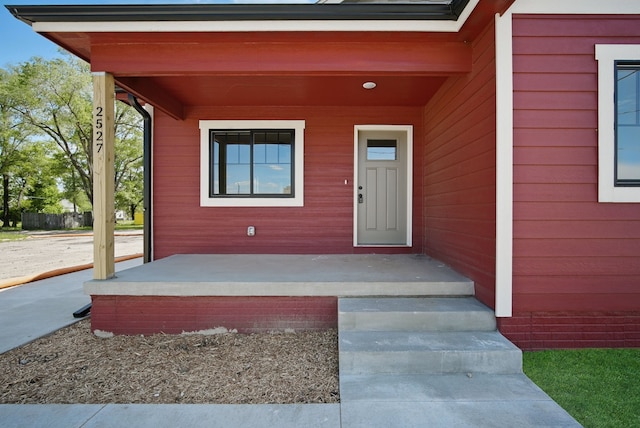 2527 Shaw St, Des Moines, IA 50317 - view of exterior entry