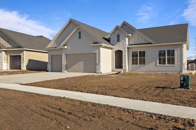 view of front facade with a garage