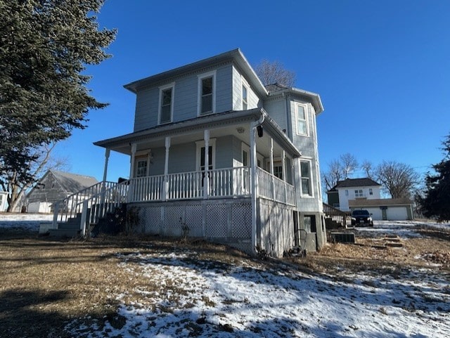 view of front of house featuring a porch