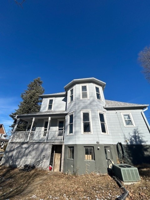 view of front of home featuring central AC unit