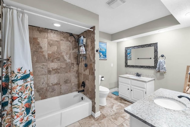 full bath featuring toilet, baseboards, visible vents, shower / bathtub combination with curtain, and vanity