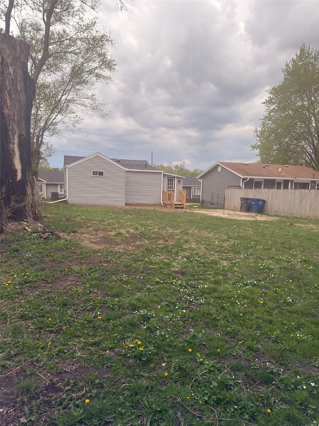view of yard featuring fence