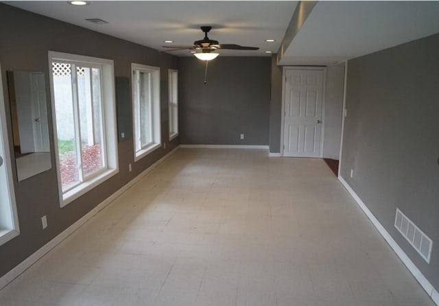 empty room with ceiling fan