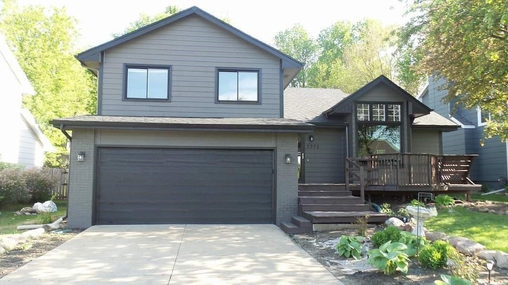 view of front of house featuring a garage