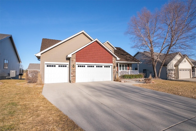 view of front of property with covered porch and a front lawn