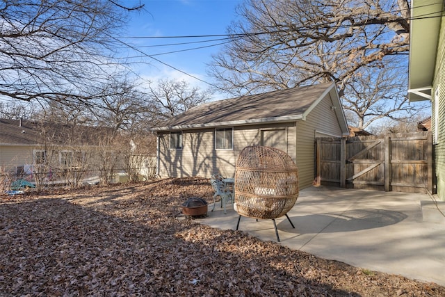 view of yard with a patio area