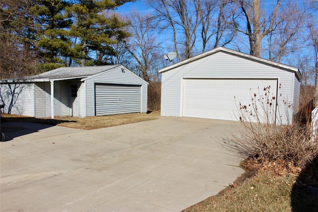 view of detached garage