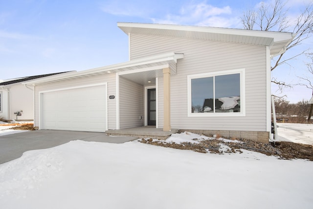 view of front of house featuring a garage