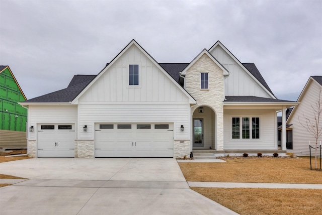 view of front of property featuring a garage