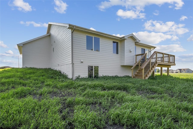 3423 5th Ave SE, Altoona, IA 50009 - back of property with stairs and a deck