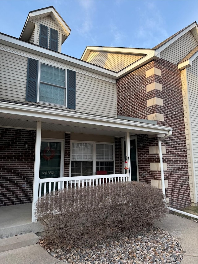 view of front facade featuring a porch