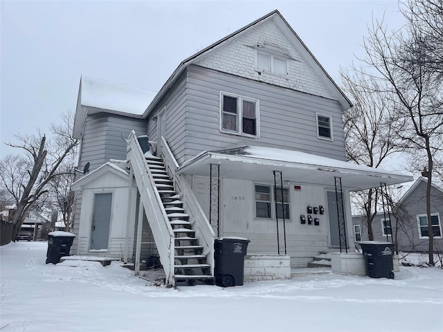 view of front of home with covered porch