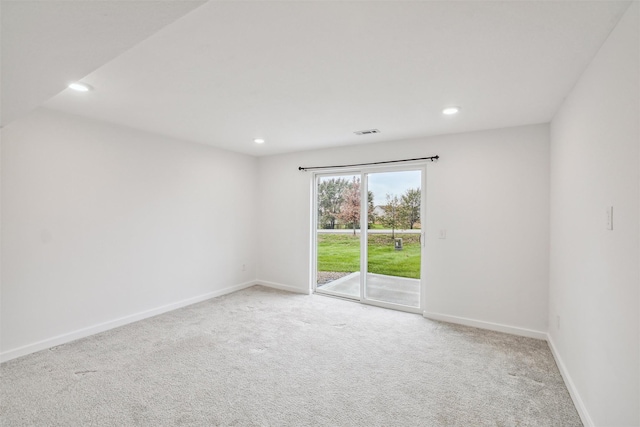 view of carpeted spare room