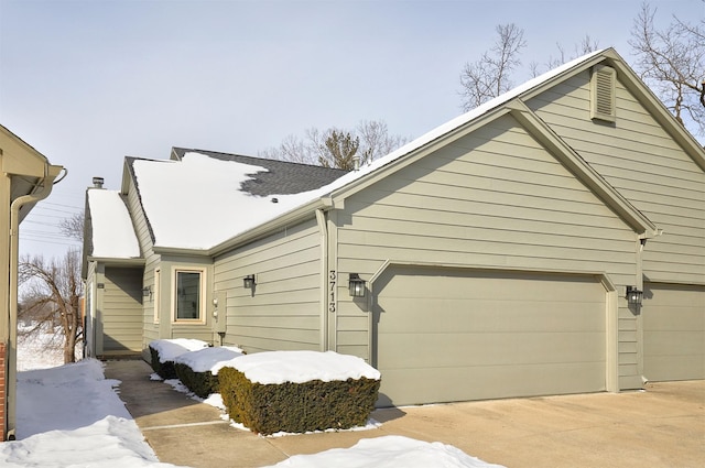 view of front of house featuring a garage