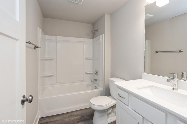 1020 2nd St NE, Altoona, IA 50009 - full bath with wood finished floors, vanity, and  shower combination