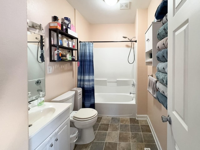 bathroom with baseboards, visible vents, toilet, shower / tub combo with curtain, and vanity