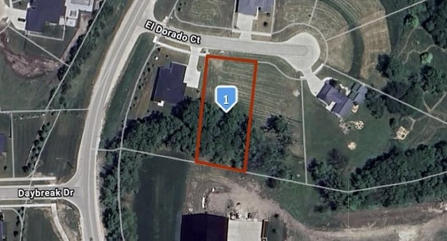 570 El Dorado Ct, Waukee, IA 50263 - aerial overview of property's location with property boundaries highlighted