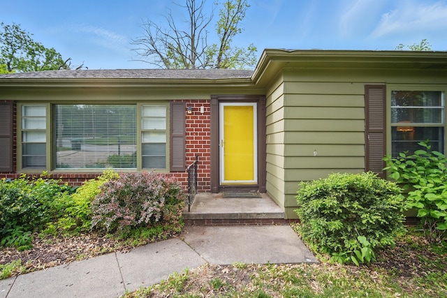 5808 Chamberlain Dr, Des Moines, IA 50312 - entrance to property with brick siding