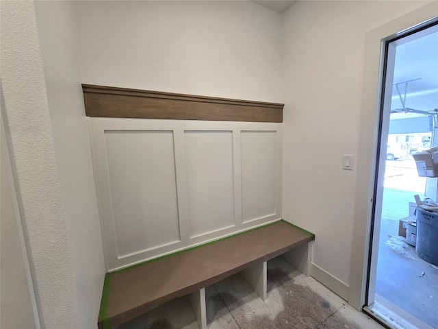 mudroom featuring baseboards