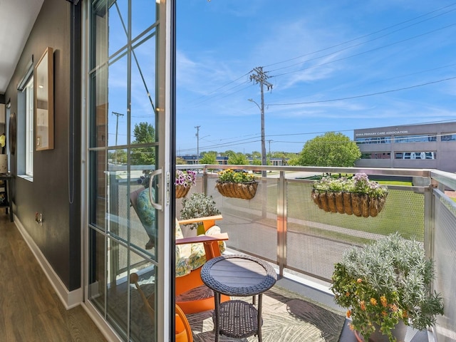 450 SW 7th St Unit 210, Des Moines, IA 50309 - view of balcony