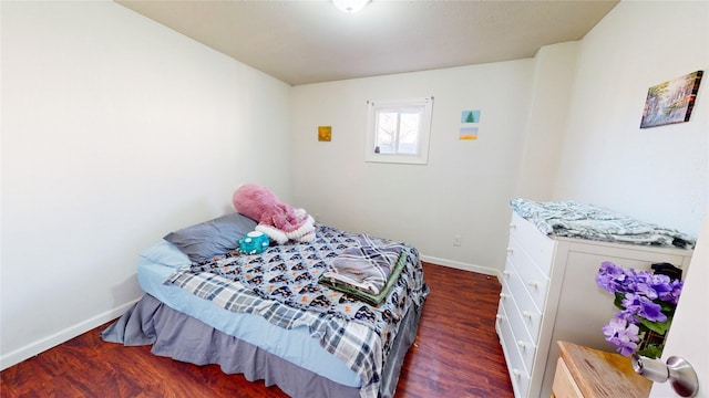 2809 Easton Blvd, Des Moines, IA 50317 - bedroom featuring wood finished floors