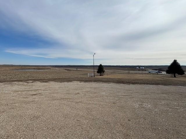 view of yard featuring a rural view