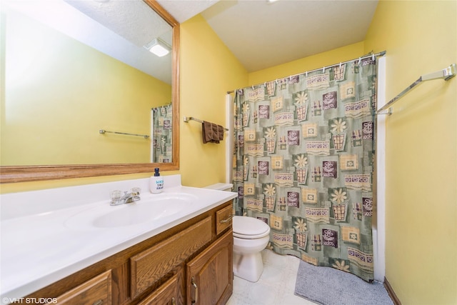 full bathroom with toilet, a shower with curtain, and vanity