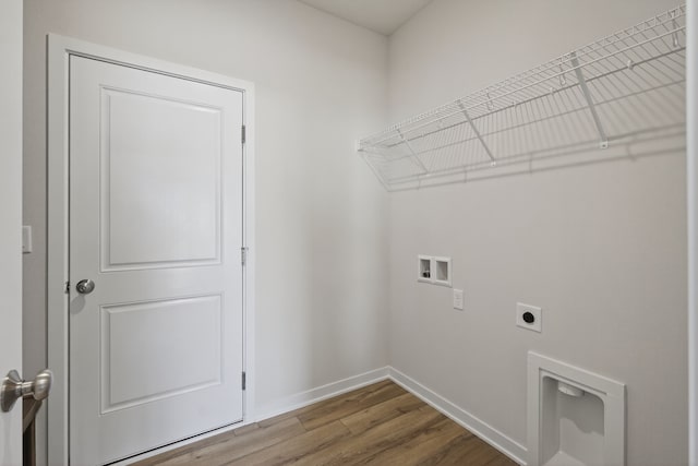 1811 Tuscany Dr SE, Altoona, IA 50009 - washroom with washer hookup, electric dryer hookup, and wood finished floors