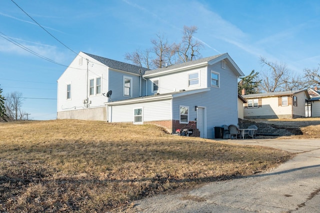 430 S 8th Ave E, Newton, IA 50208 - view of property exterior